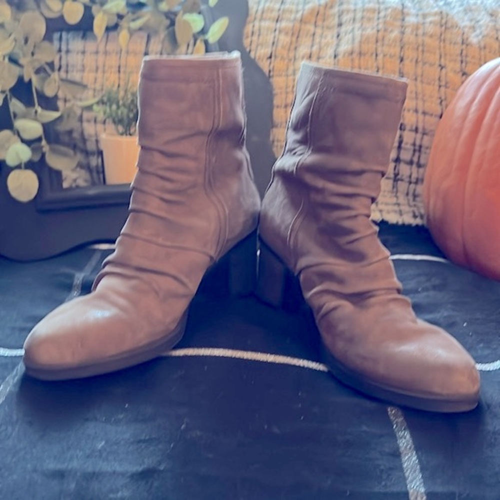 🌟ROCKPORT Ankle Bootie Natashya, Sz. 9.5  Grayish-Brown, Comfy & Cute 🤠